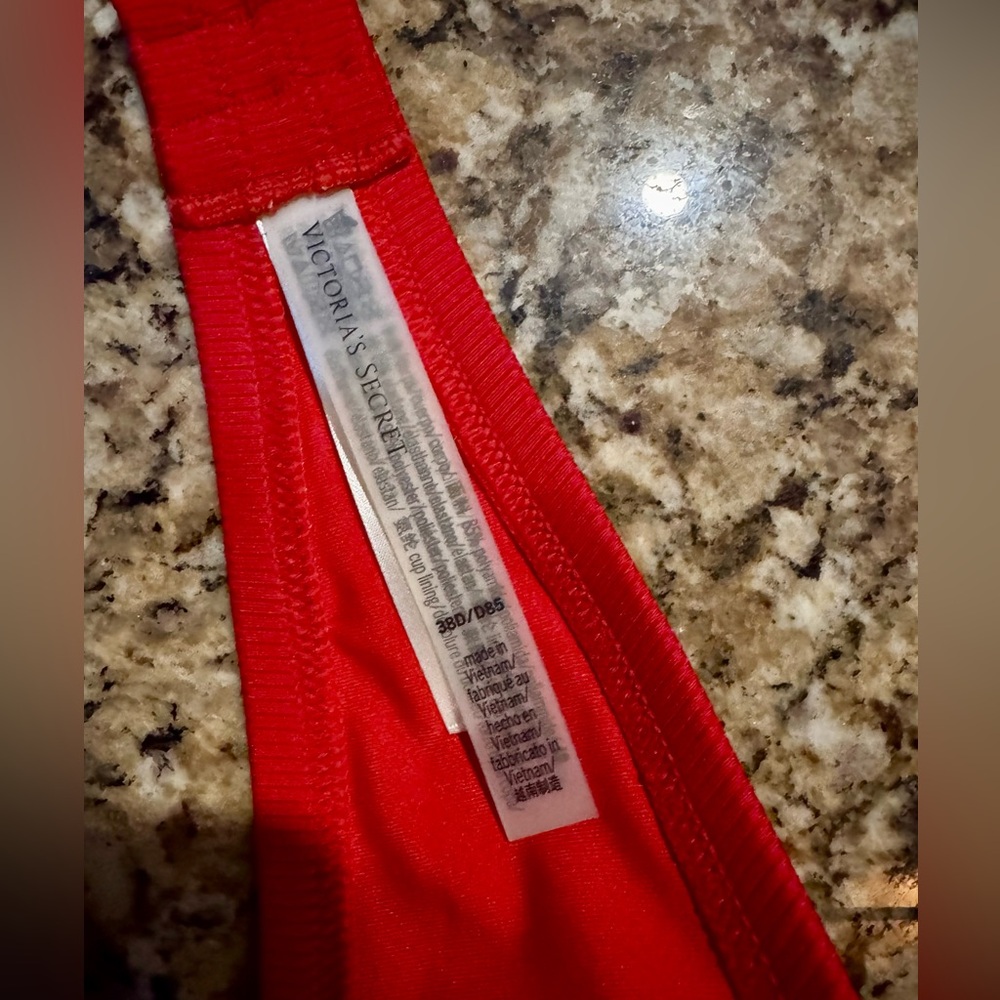Victoria’s Secret 38DD Bombshell Miraculous Plunge Bikini - Picture 9 of 9